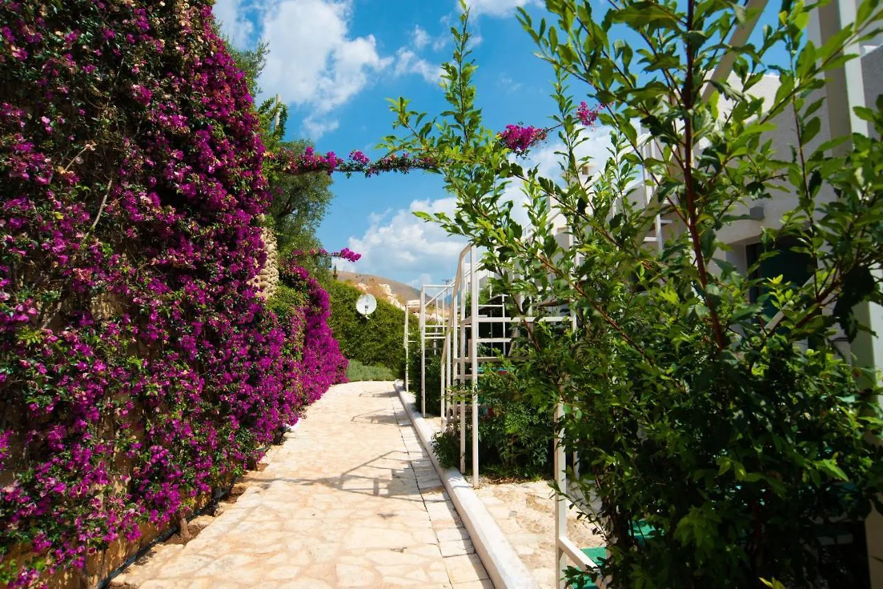 Apartament Stone Beach Himara 0*,  Albania